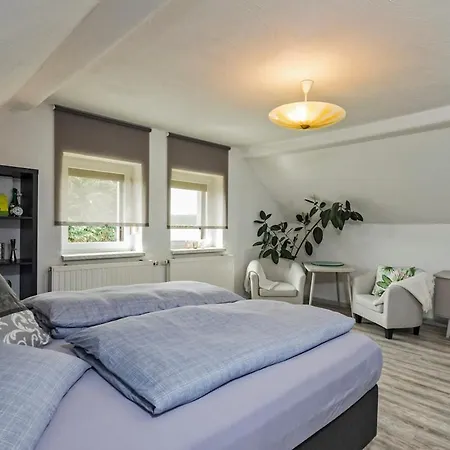 Dreiseitenhof In Ruhiger Lage Haus Gottfriede Holiday home Neukirch (Bautzen)