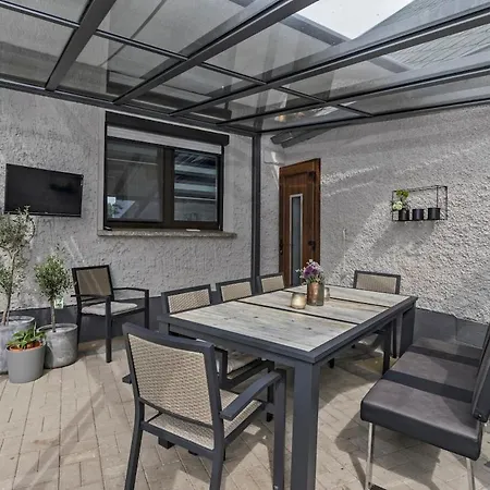 Dreiseitenhof In Ruhiger Lage Haus Gottfriede * Neukirch (Bautzen)