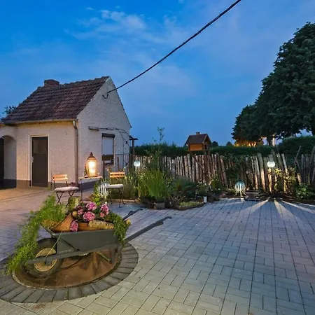 Holiday home Dreiseitenhof In Ruhiger Lage Haus Gottfriede