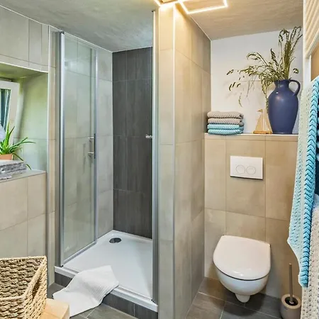 Dreiseitenhof In Ruhiger Lage Haus Gottfriede